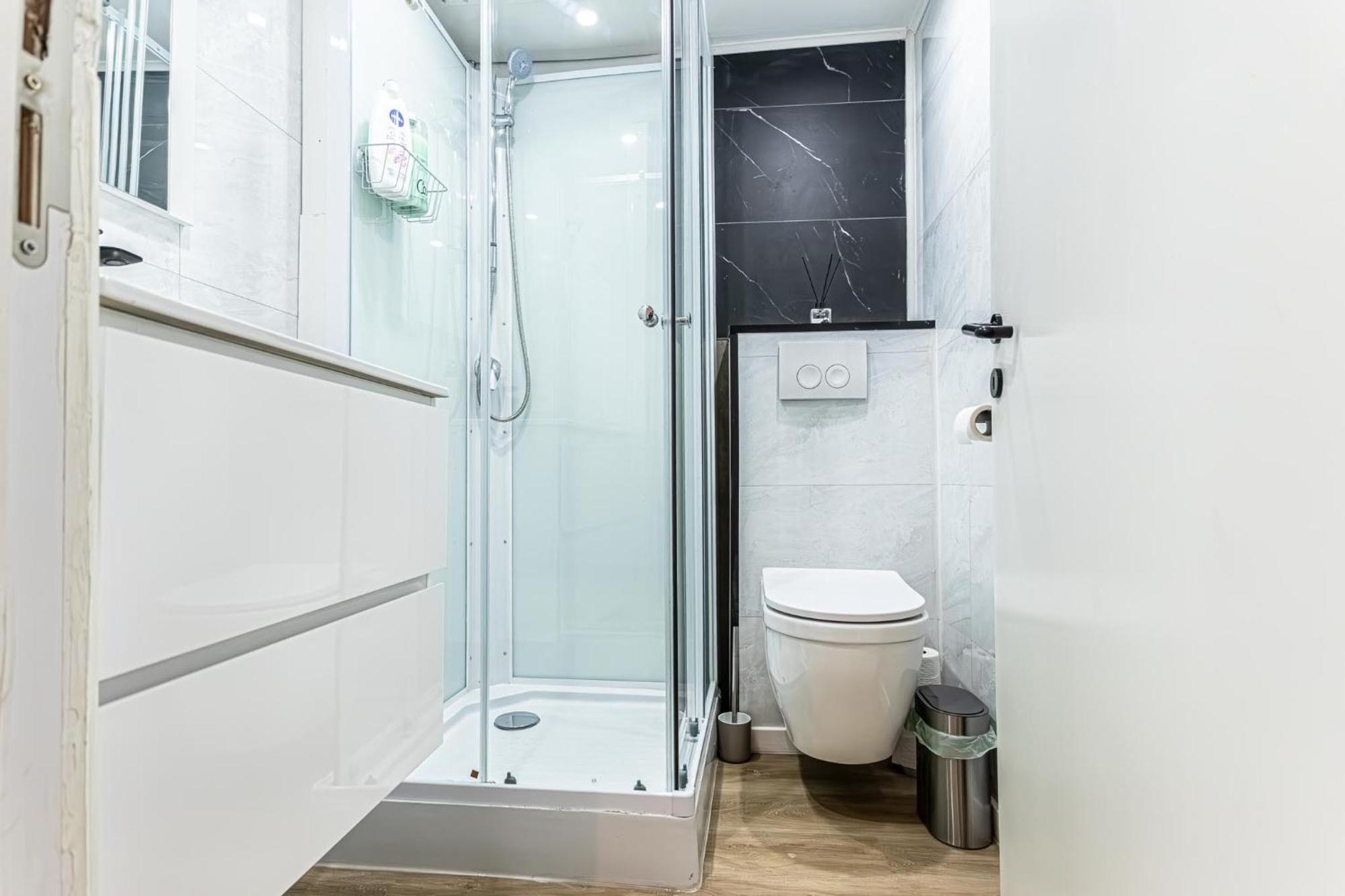 Spacious Shared 5Br Apt In The Heart Of Gent Εξωτερικό φωτογραφία